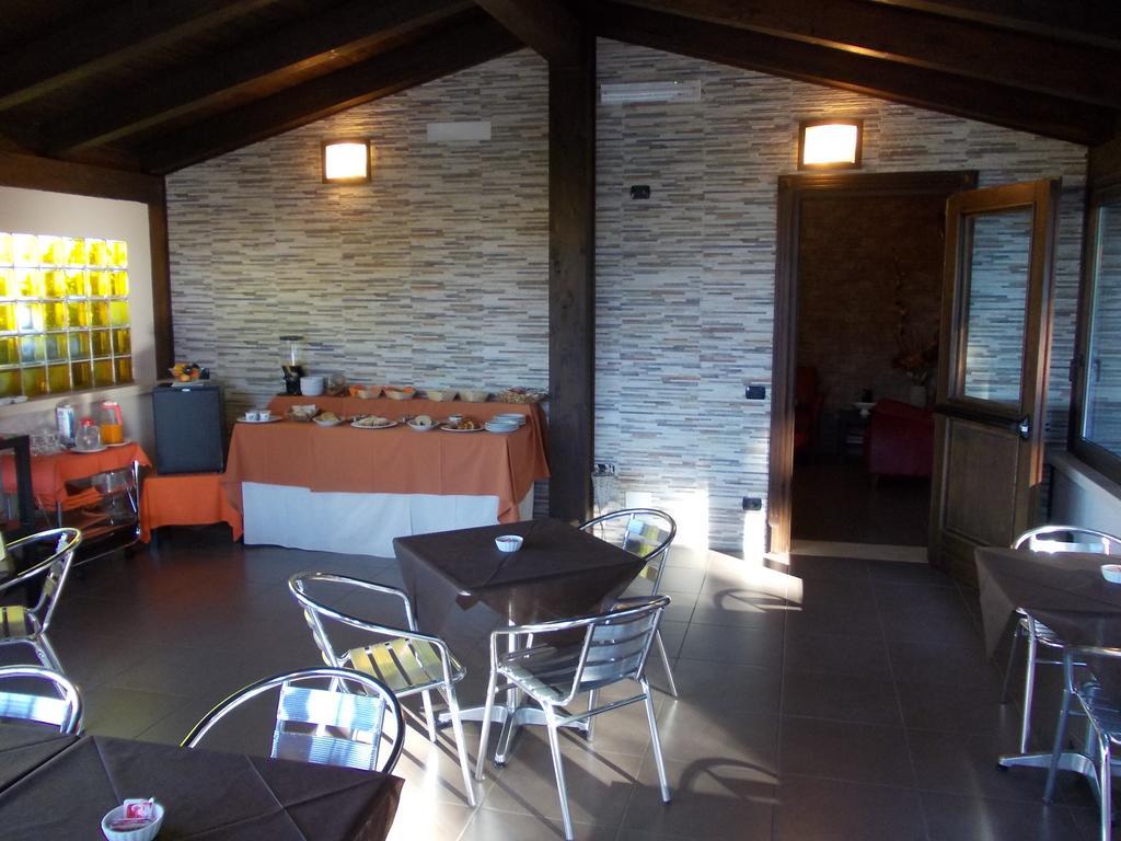 Agrihotel Papaya San Pietro Apostolo Exterior photo